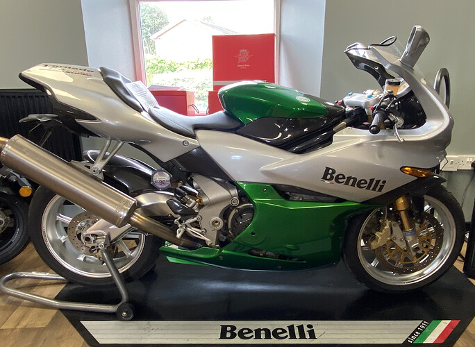 1A898947-1290-428B-B6CE-E3706D809A52_1_201_a