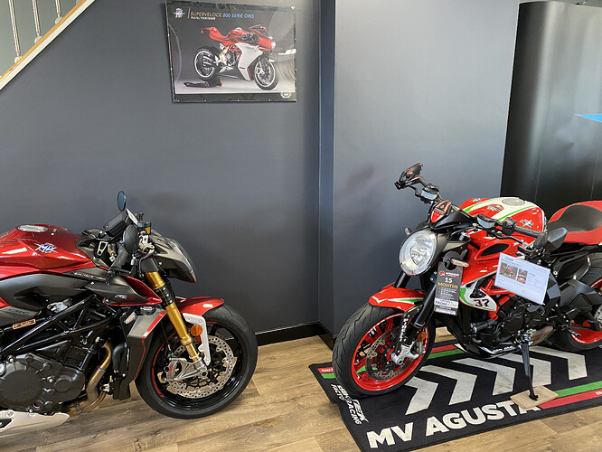 4DE46B74-9FCC-402A-8303-7E1F15248394