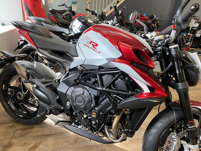 F0C5A303-3BCA-4D21-BDD8-9841078D185C